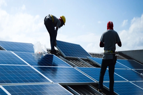 Tim instalasi solar panel professional MSE