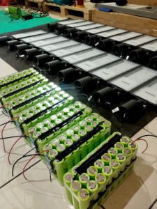 Lampu-DC-PJU-Philips-Baterai-LifePO4